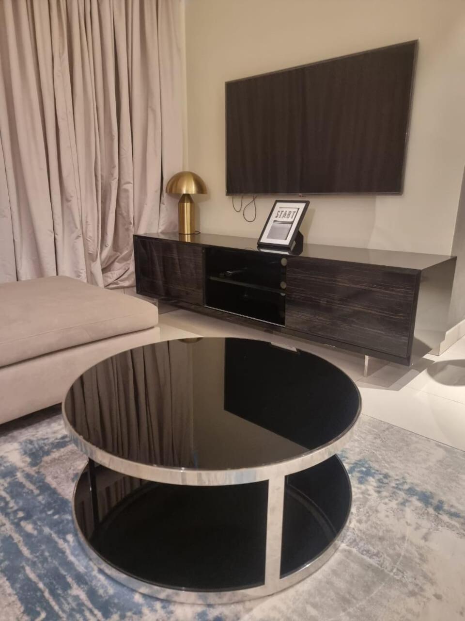 Apartment 1 Bedroom Tower D Paramount *