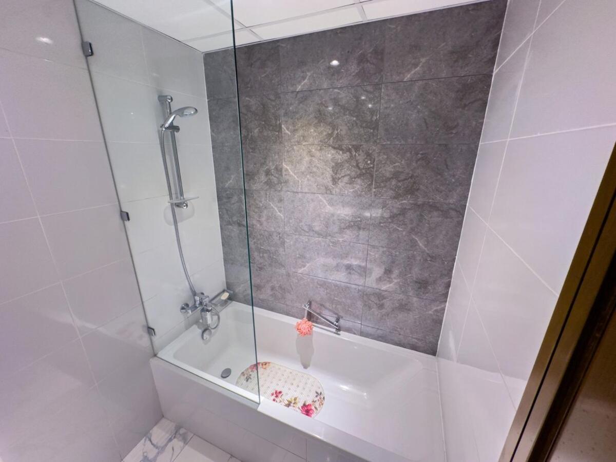 Luxury Meets Serenity 2br In Noura Tower *
