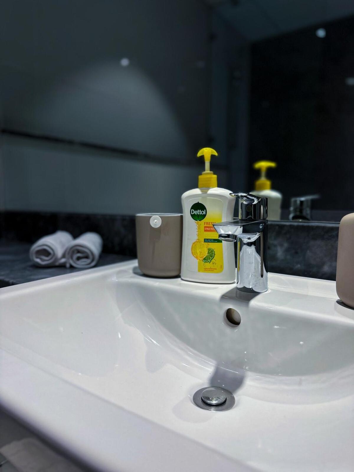 Luxury Meets Serenity 2br In Noura Tower Apartment *