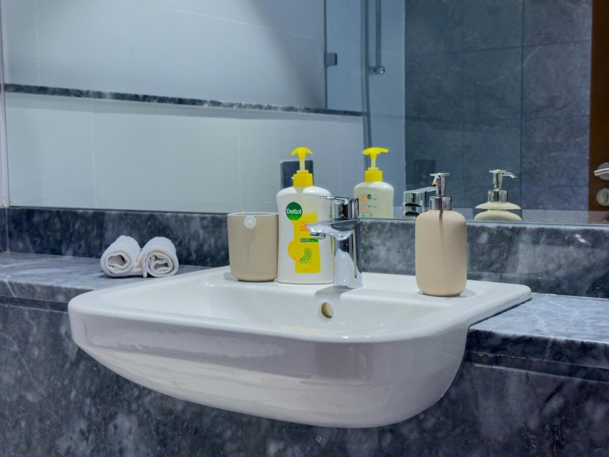 Apartment Luxury Meets Serenity 2br In Noura Tower *