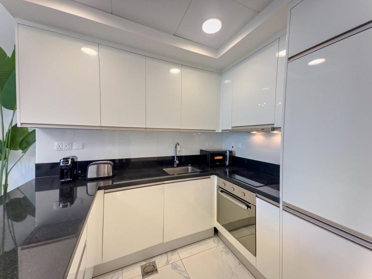 Apartment Luxury Meets Serenity 2br In Noura Tower *