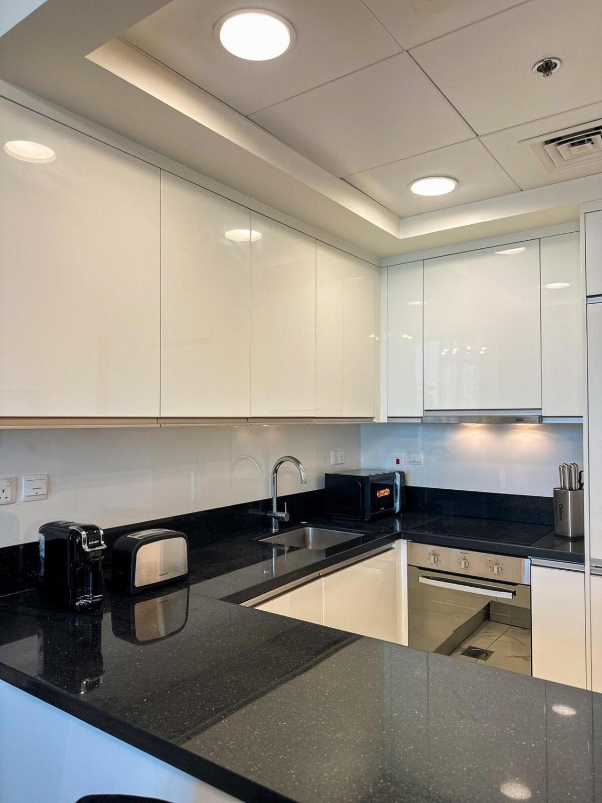 Apartment Luxury Meets Serenity 2br In Noura Tower