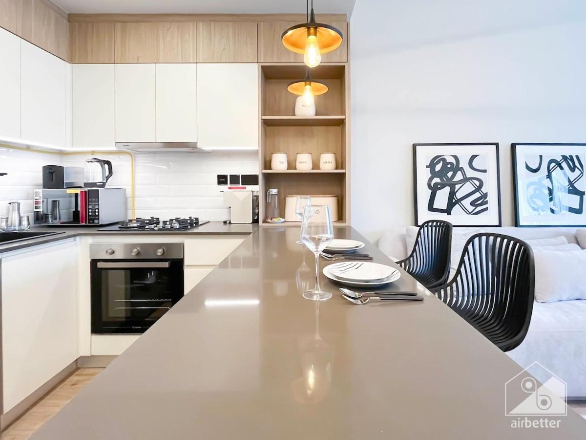 Rokane G25 Modern Comfort With Views Apartment
