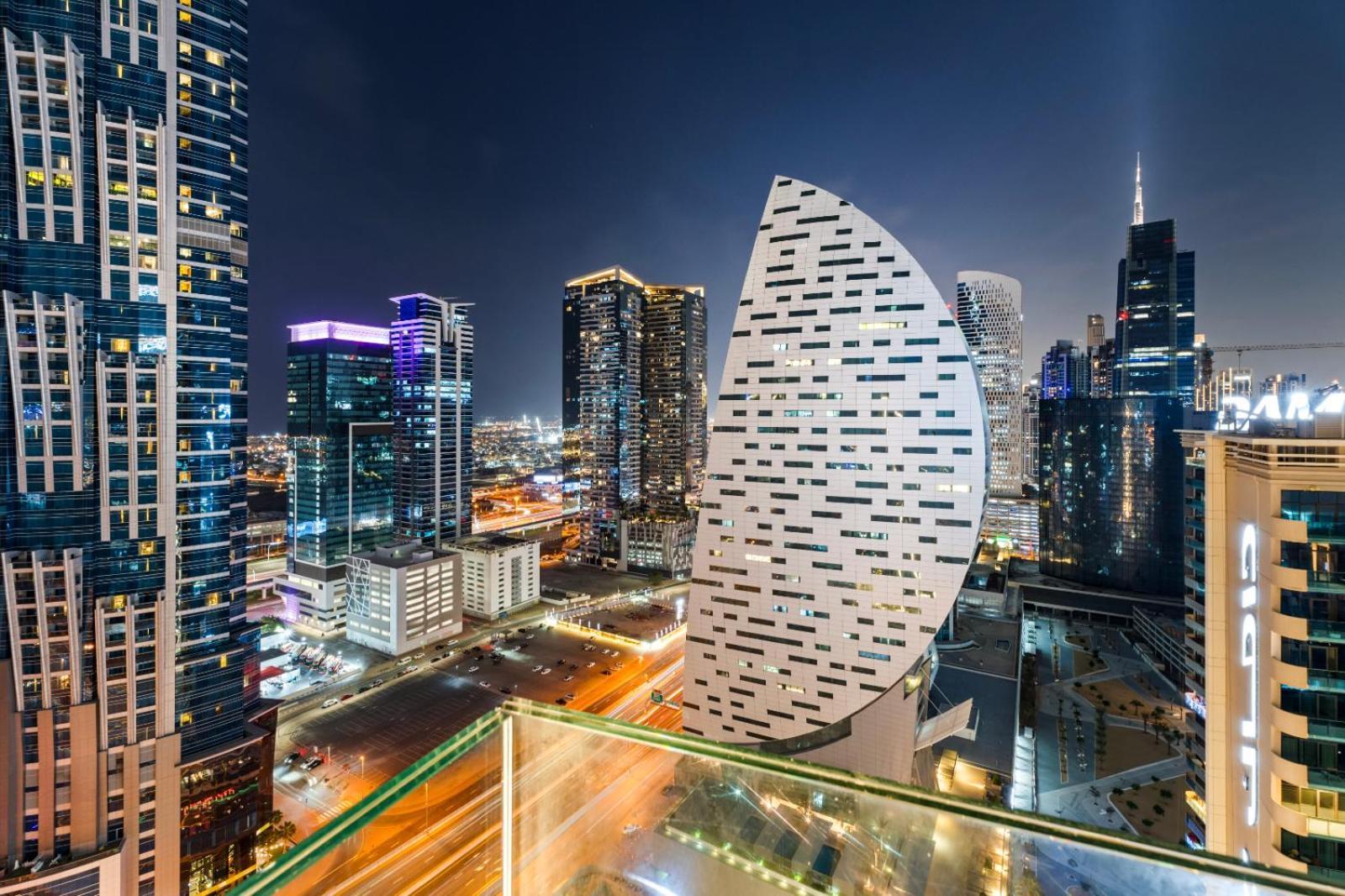 Exceptional 1br 5 Mins Burj Khalifa With Gaming Apartment Dubai