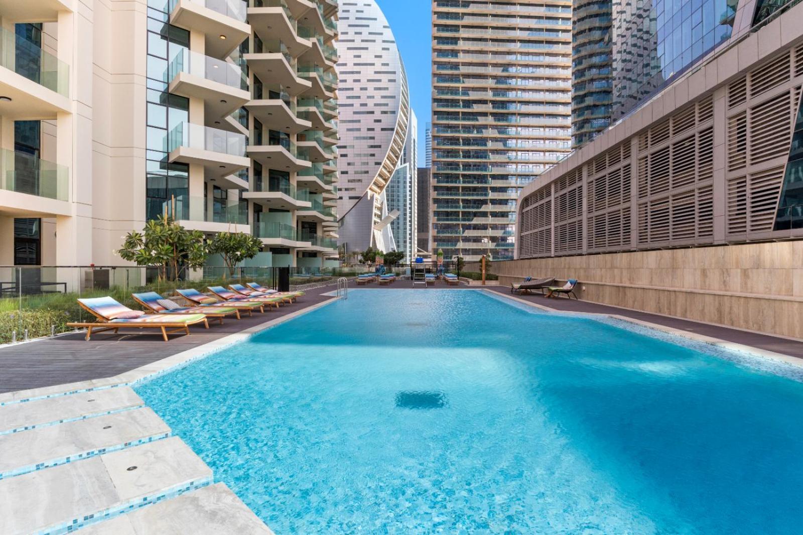 Exceptional 1br 5 Mins Burj Khalifa With Gaming Apartment Dubai