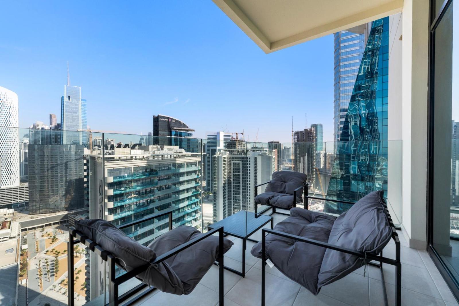 Exceptional 1br 5 Mins Burj Khalifa With Gaming * Dubai