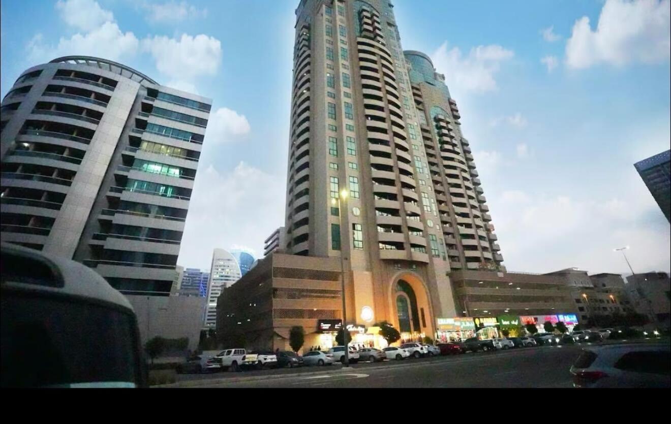 The Junction Partition In Barsha Heights Homestay