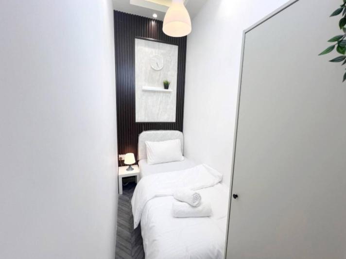Homestay The Junction Partition In Barsha Heights Dubai