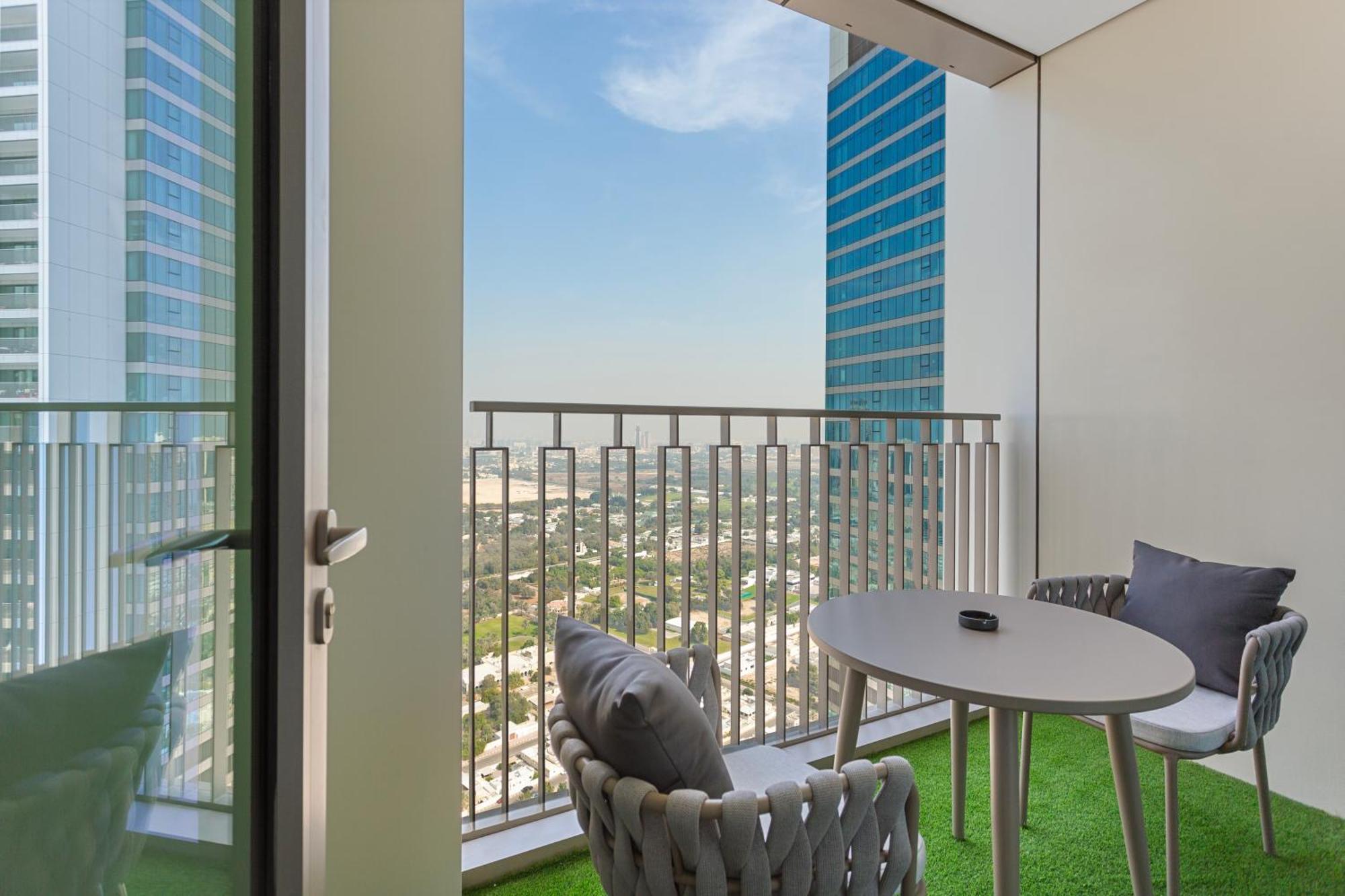 Bright And Exquisite 1-bedroom In Downtown Views 2
