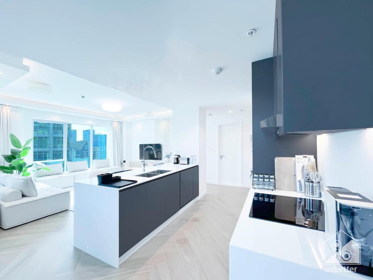 Spacious 2b With Full Marina Views - Delphine