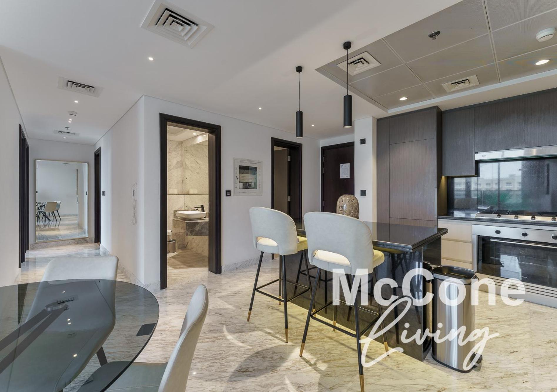 Upscale 2br With Private Terrace & Pool View Apartment *