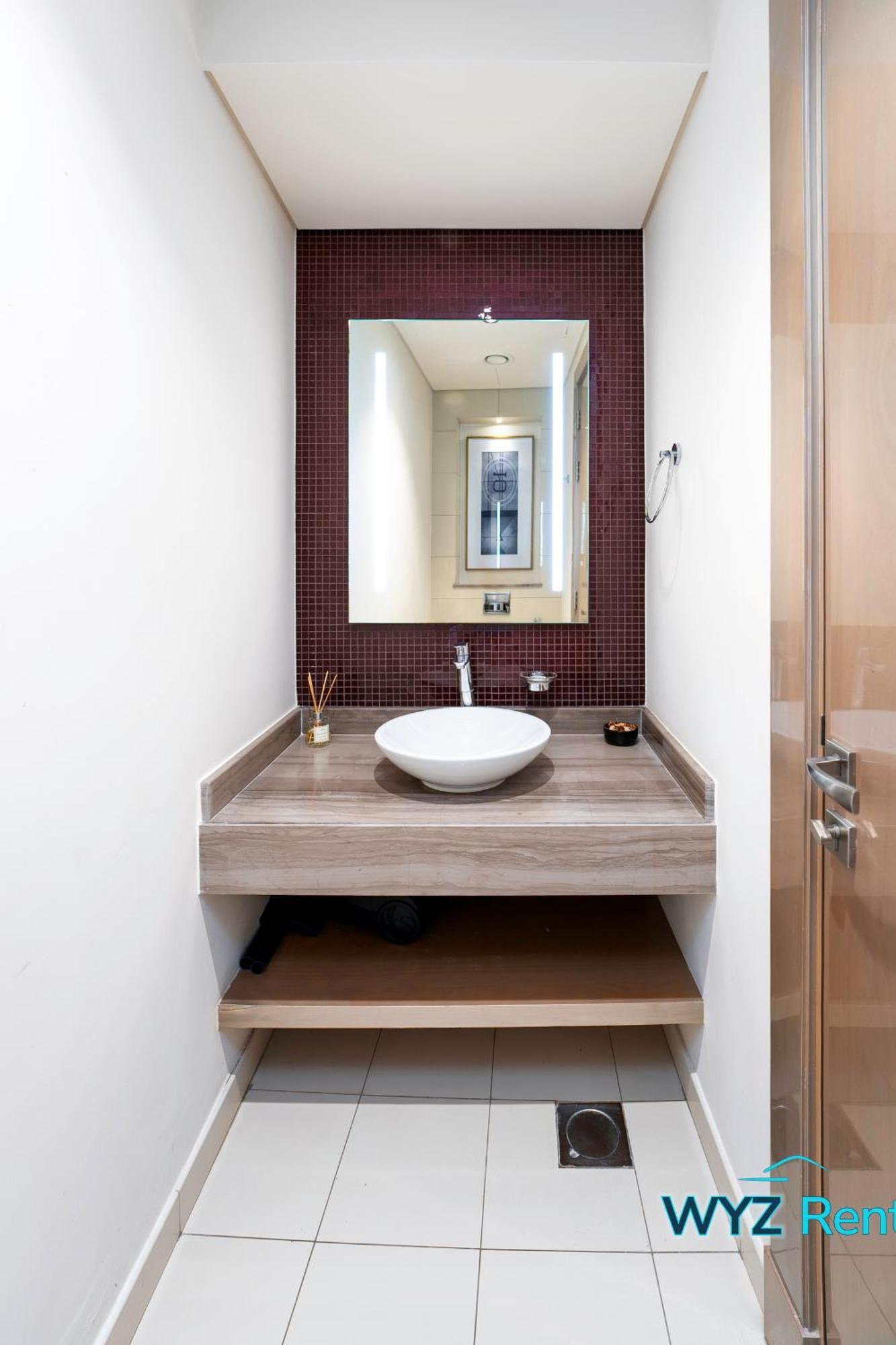 Glamorous 2br In Damac Paramount Tower Apartment