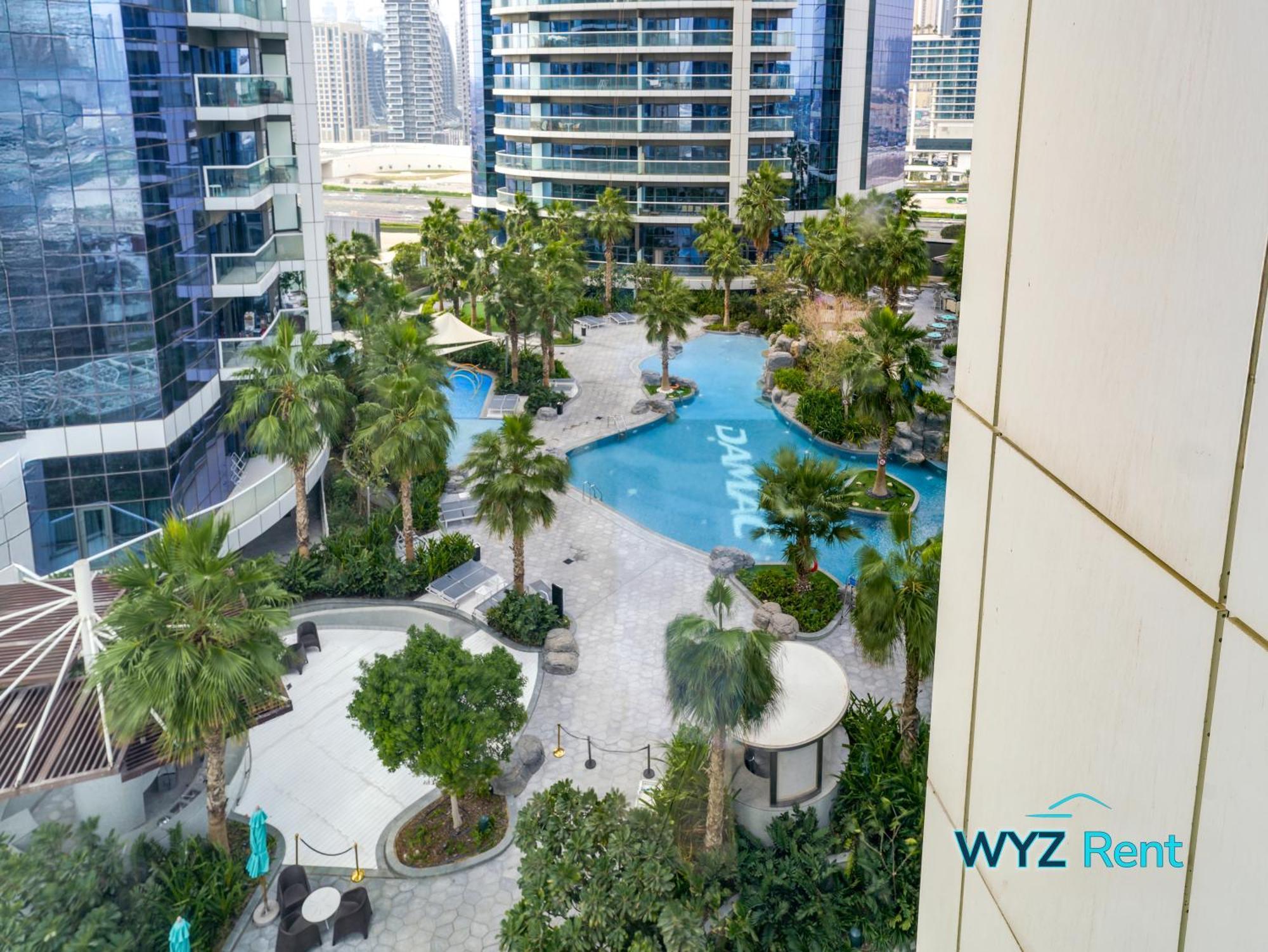 Glamorous 2br In Damac Paramount Tower Apartment *