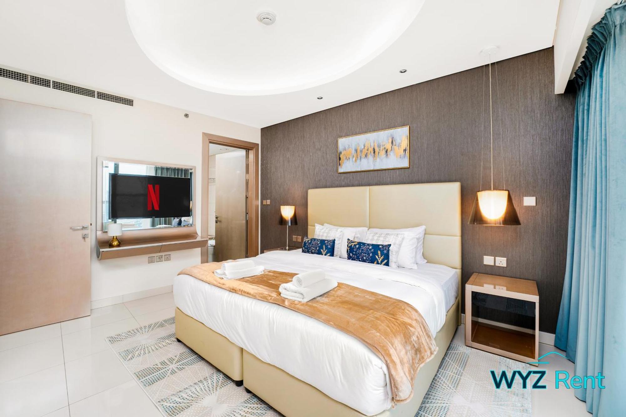 Glamorous 2br In Damac Paramount Tower