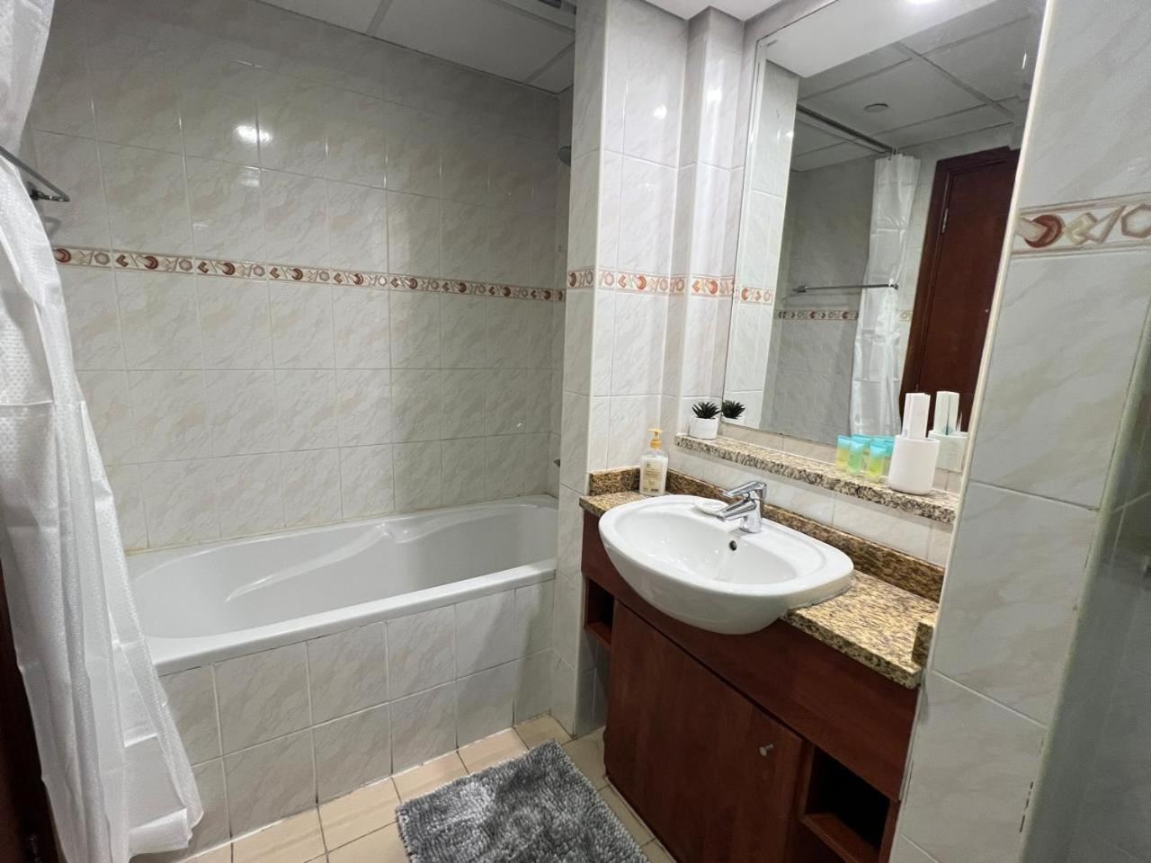 Apartment View 1br Jlt 1 Min To Metro
