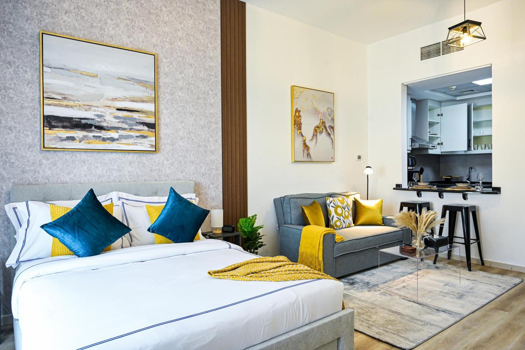 Modern In Discovery Gardens, Close To Metro Dubai