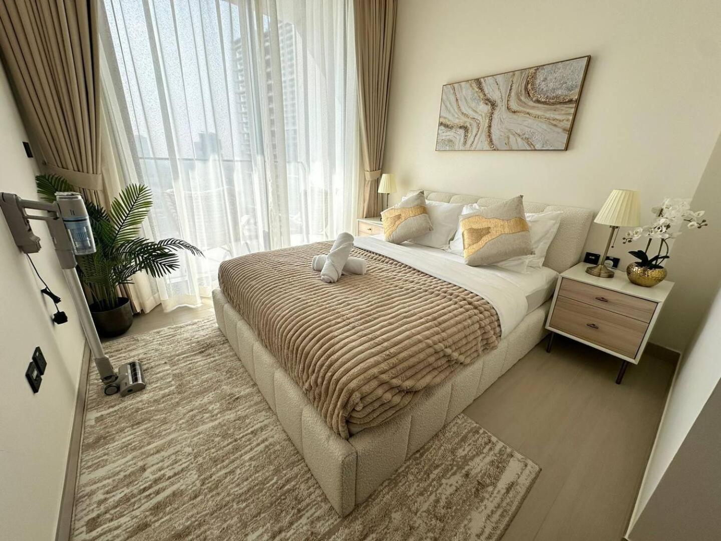 Modern 1 Bedroom Urban Escape In Jvc * Dubai