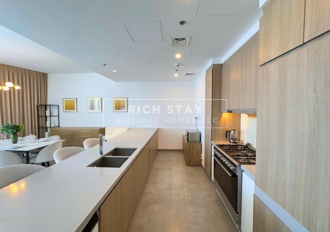Exclusive 2br In Stella Maris, View,marina Apartment Dubai