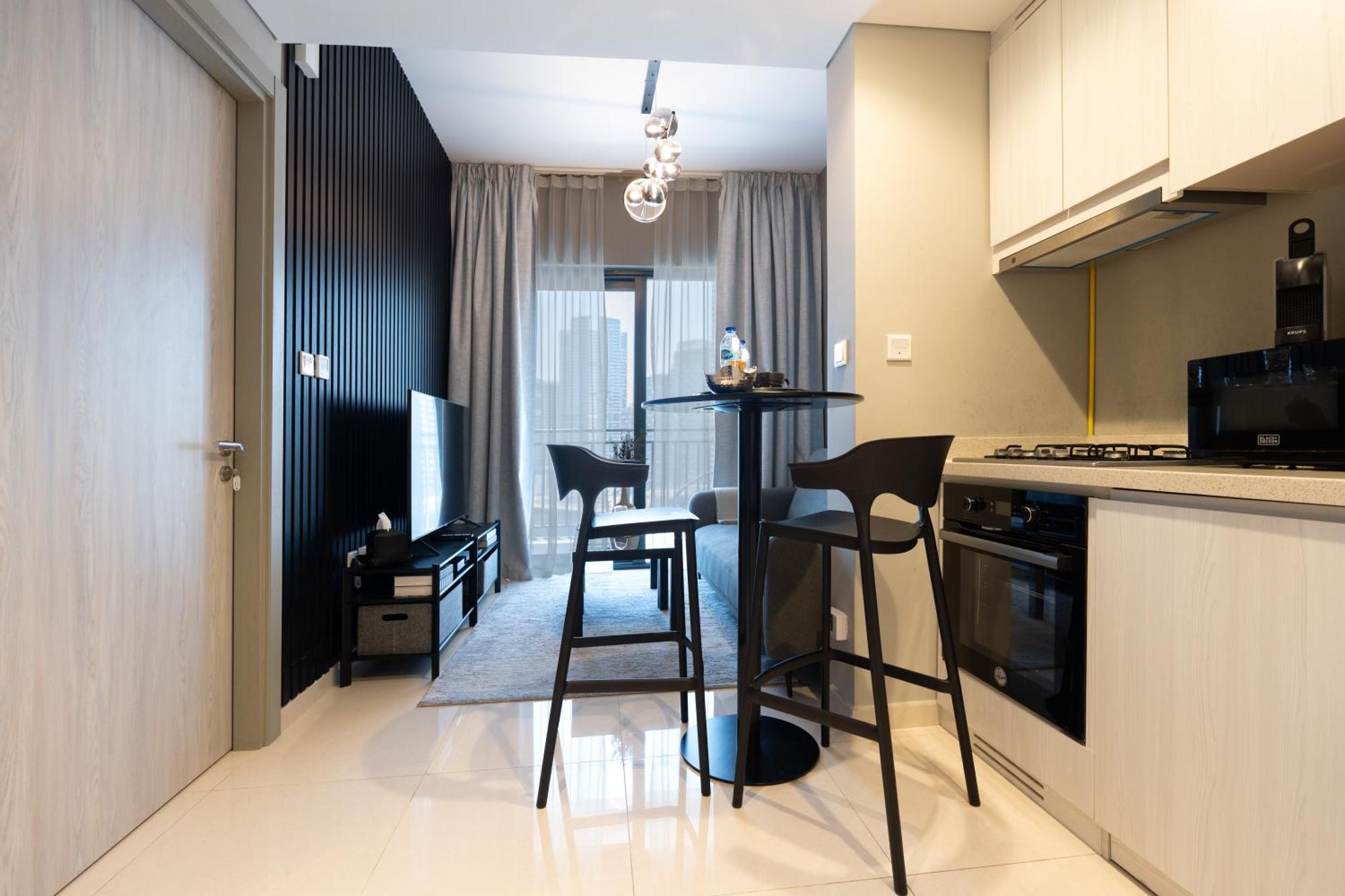 Keyrock Living - Luxury In Zada Tower Apartment Dubai