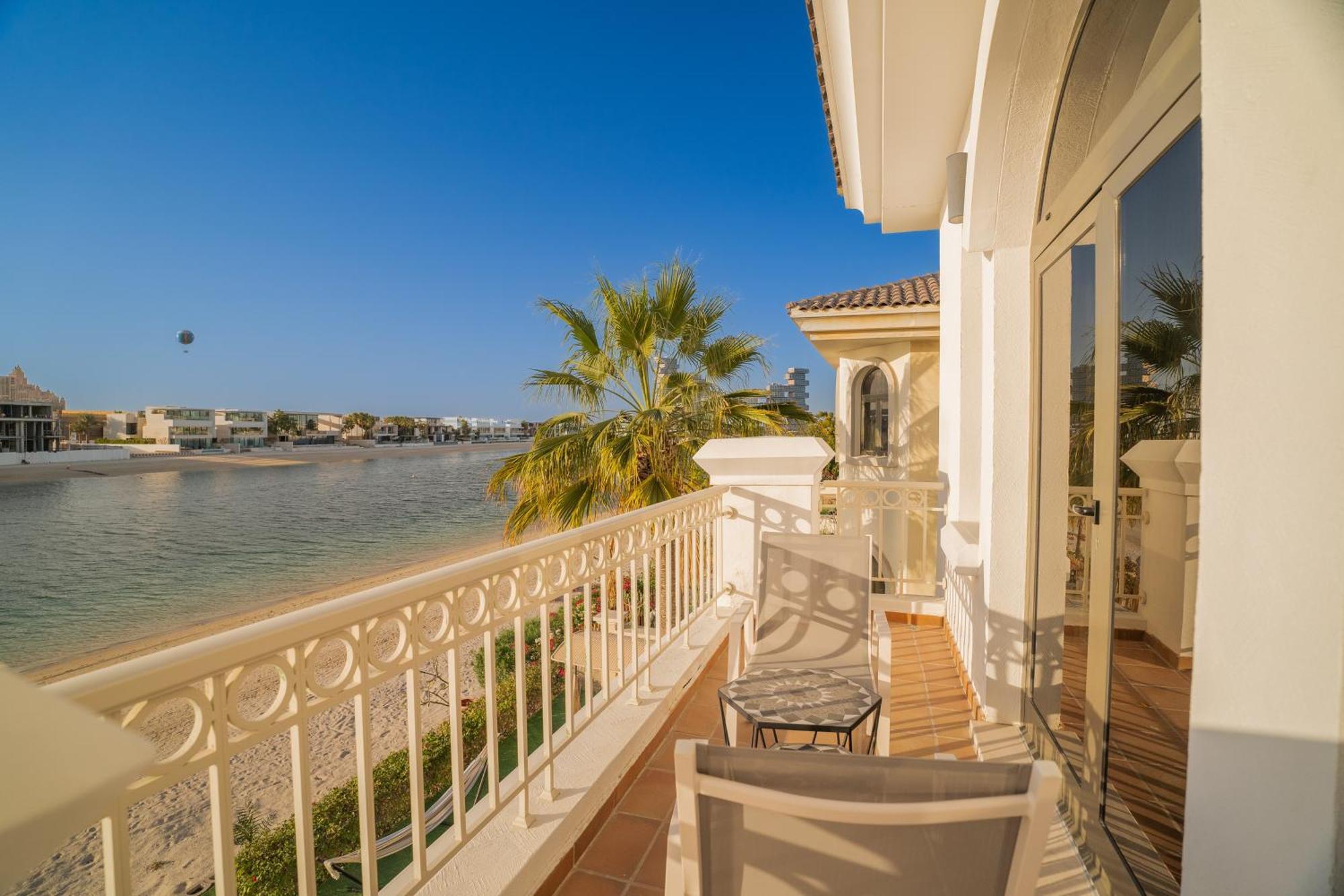 Villa Escape 24 Luxury 5br With Private Pool And Access In Palm Jumeirah Frond F *