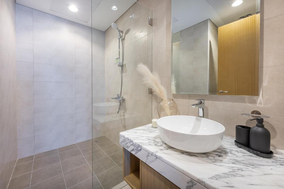 Luxury 2-bed In Aykon Tower, Business Bay - Prime Location And Cityscape Views!