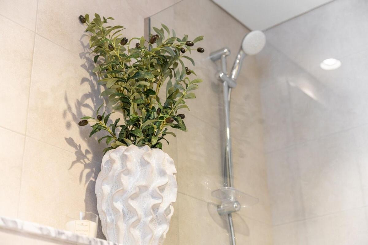 Luxury 2-bed In Aykon Tower, Business Bay - Prime Location And Cityscape Views! Apartment *
