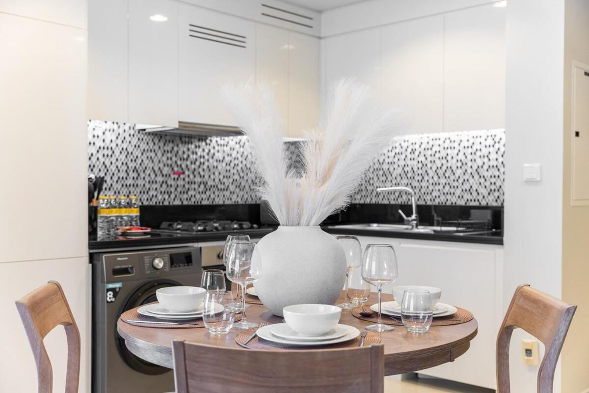 Luxury 2-bed In Aykon Tower, Business Bay - Prime Location And Cityscape Views!