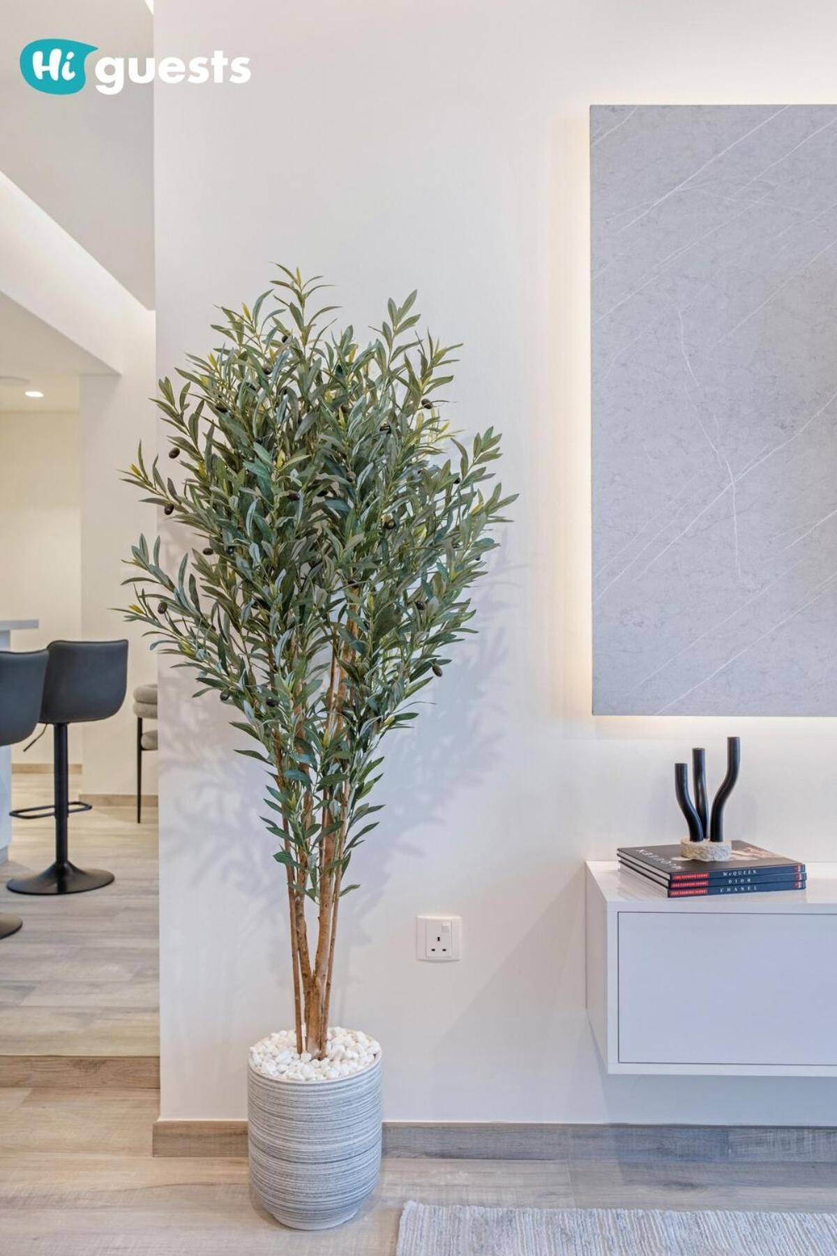 Higuests - Modern & Stylish 1br - Near Business Bay Metro Dubai