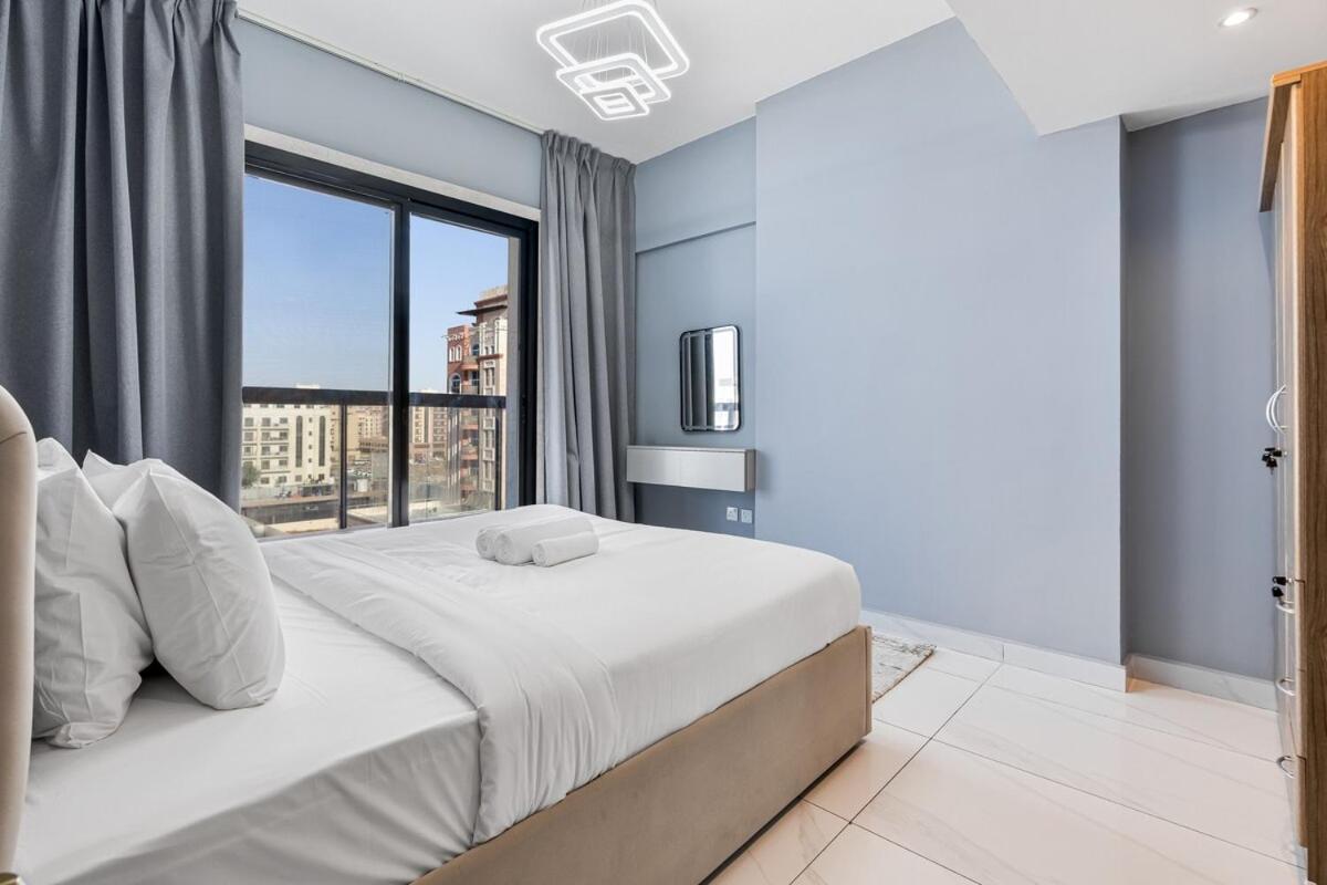 Apartment Stylish 1br Sanctuary With Gym And Pool Access Dubai