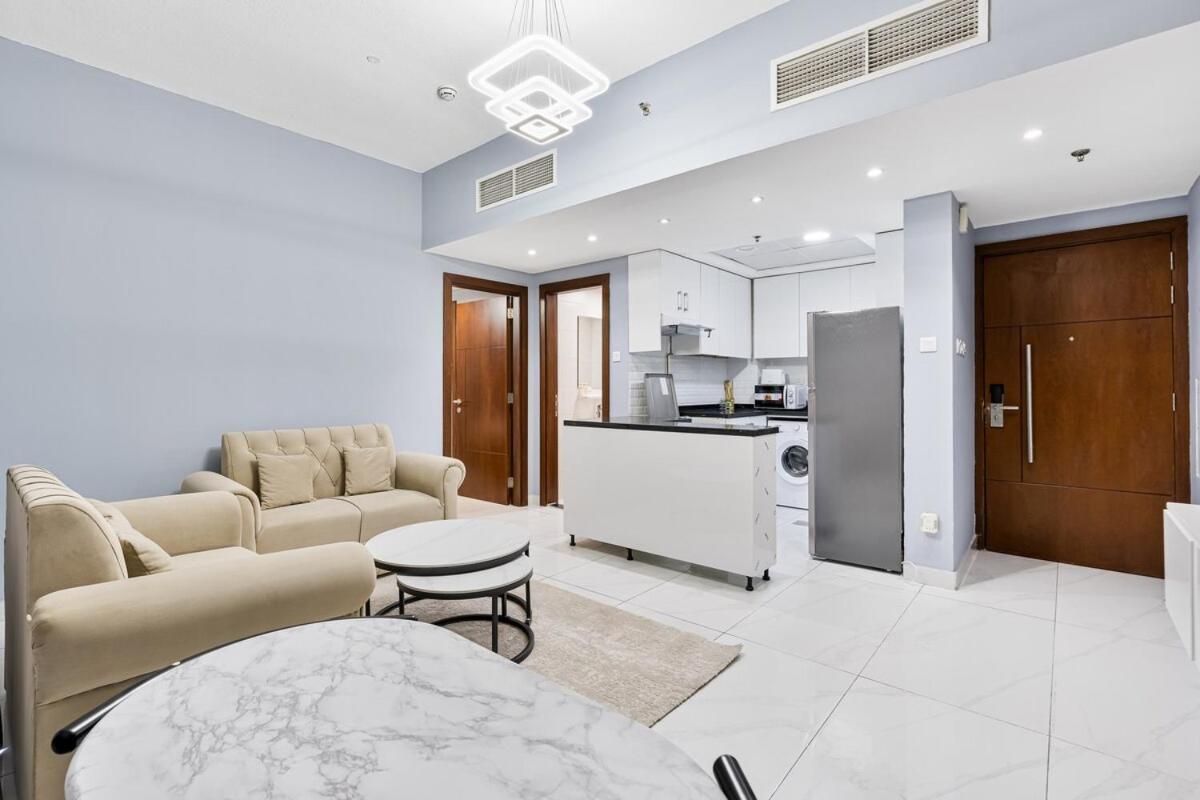 Stylish 1br Sanctuary With Gym And Pool Access *