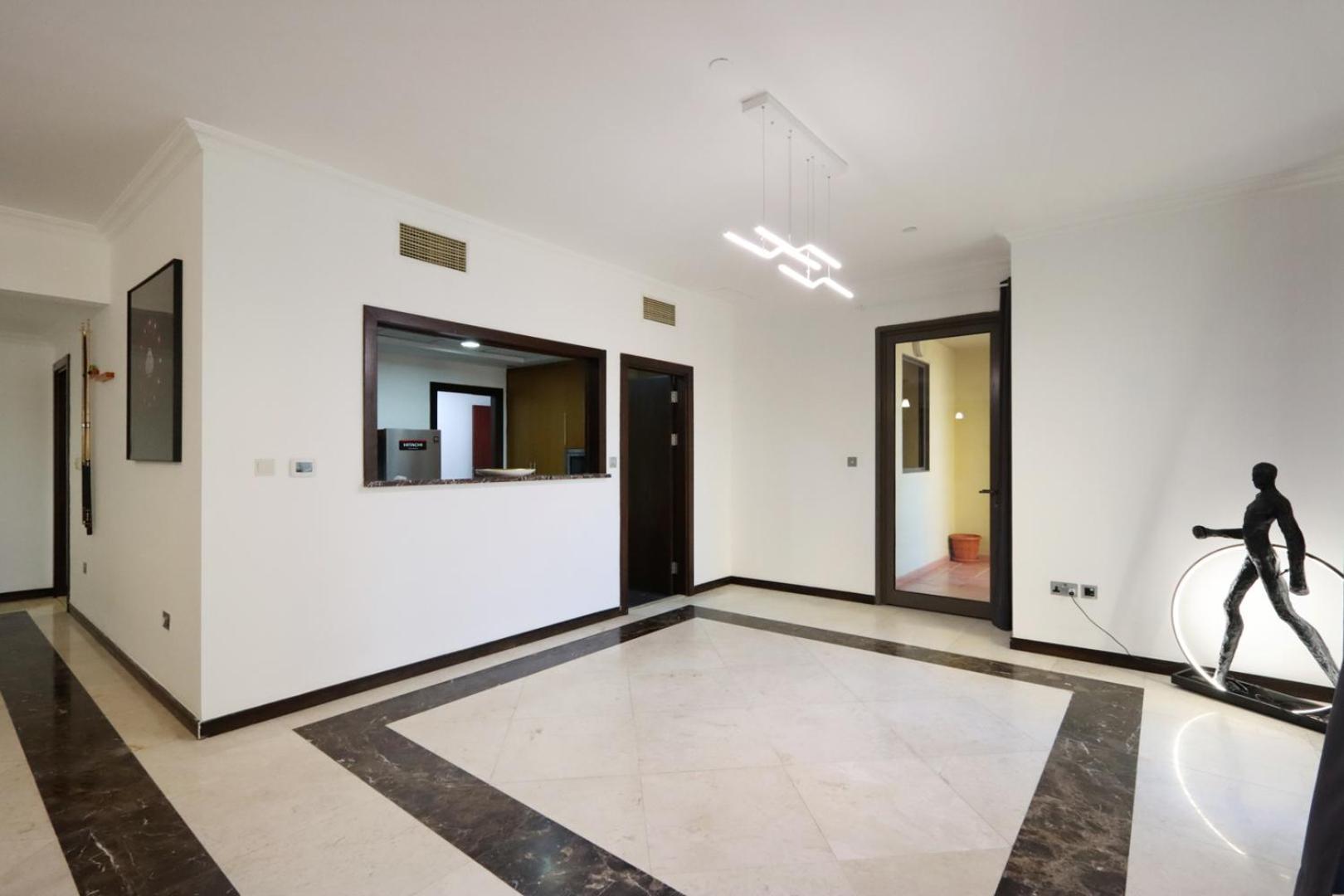 Livbnb-a Jbr Escape Spacious 3 Bedroom With Pool Table Dubai