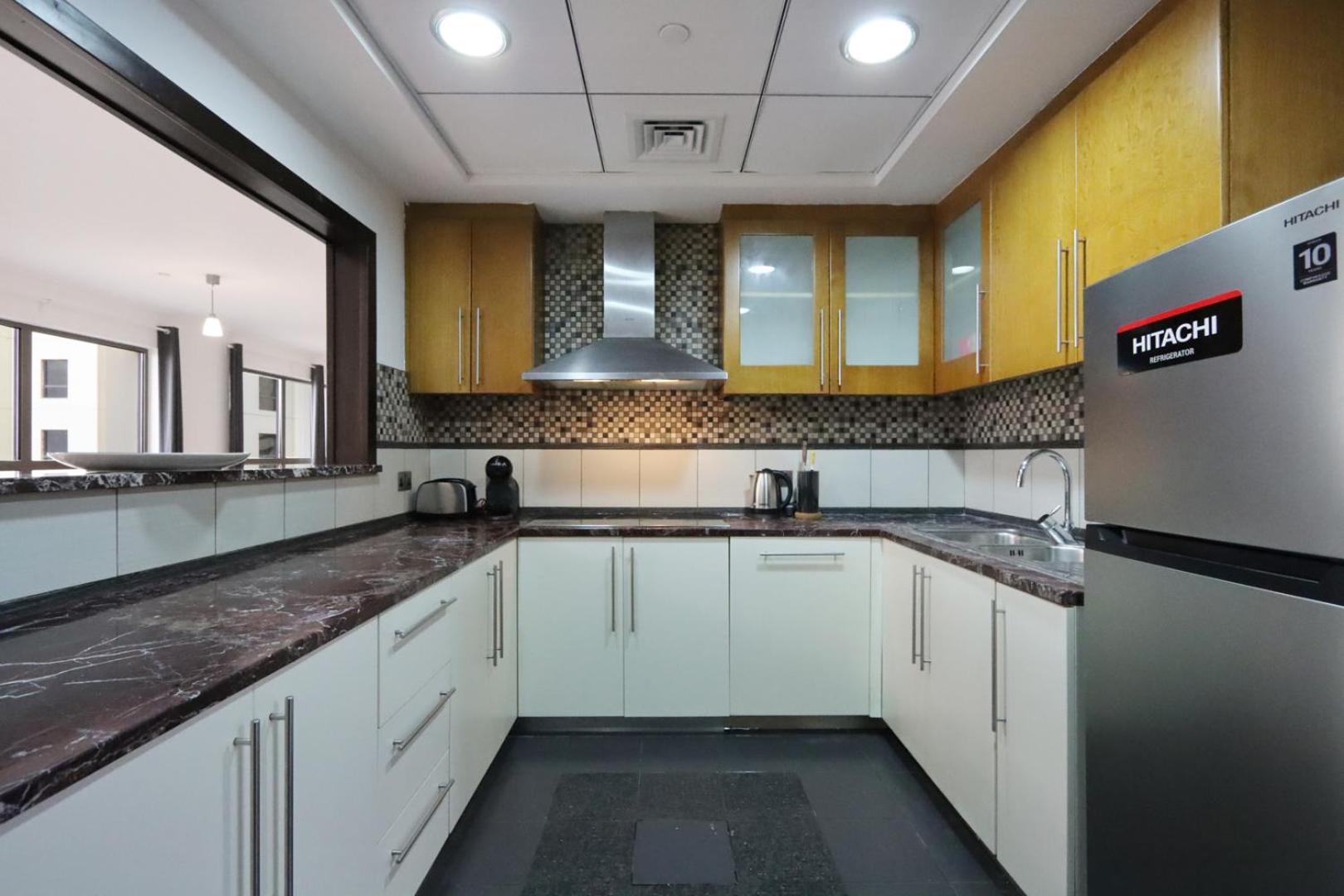 Livbnb-a Jbr Escape Spacious 3 Bedroom With Pool Table Apartment Dubai