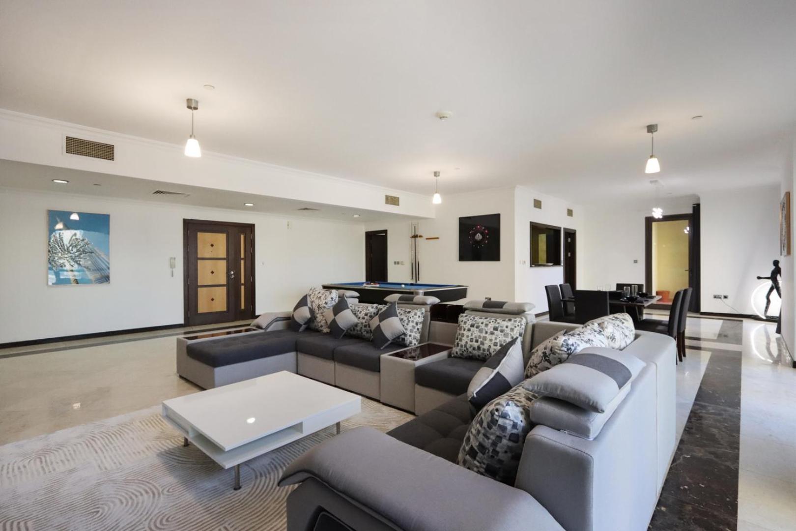 Livbnb-a Jbr Escape Spacious 3 Bedroom With Pool Table Apartment *