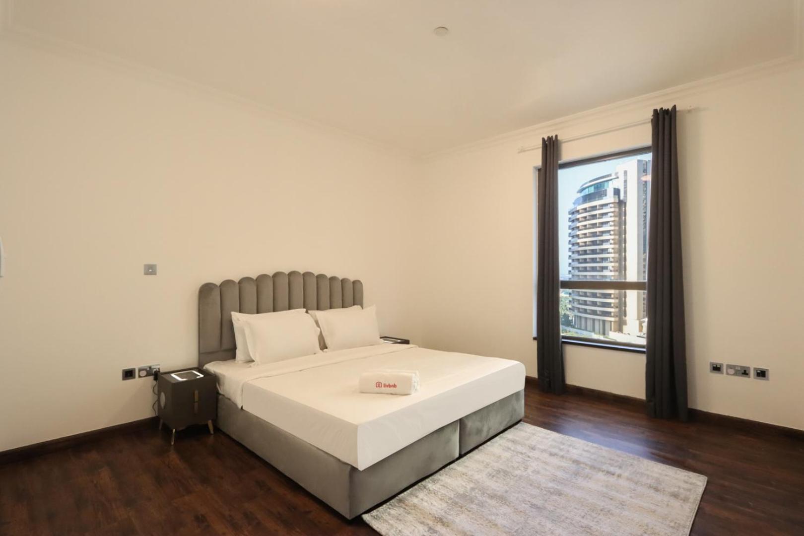 Livbnb-a Jbr Escape Spacious 3 Bedroom With Pool Table Dubai