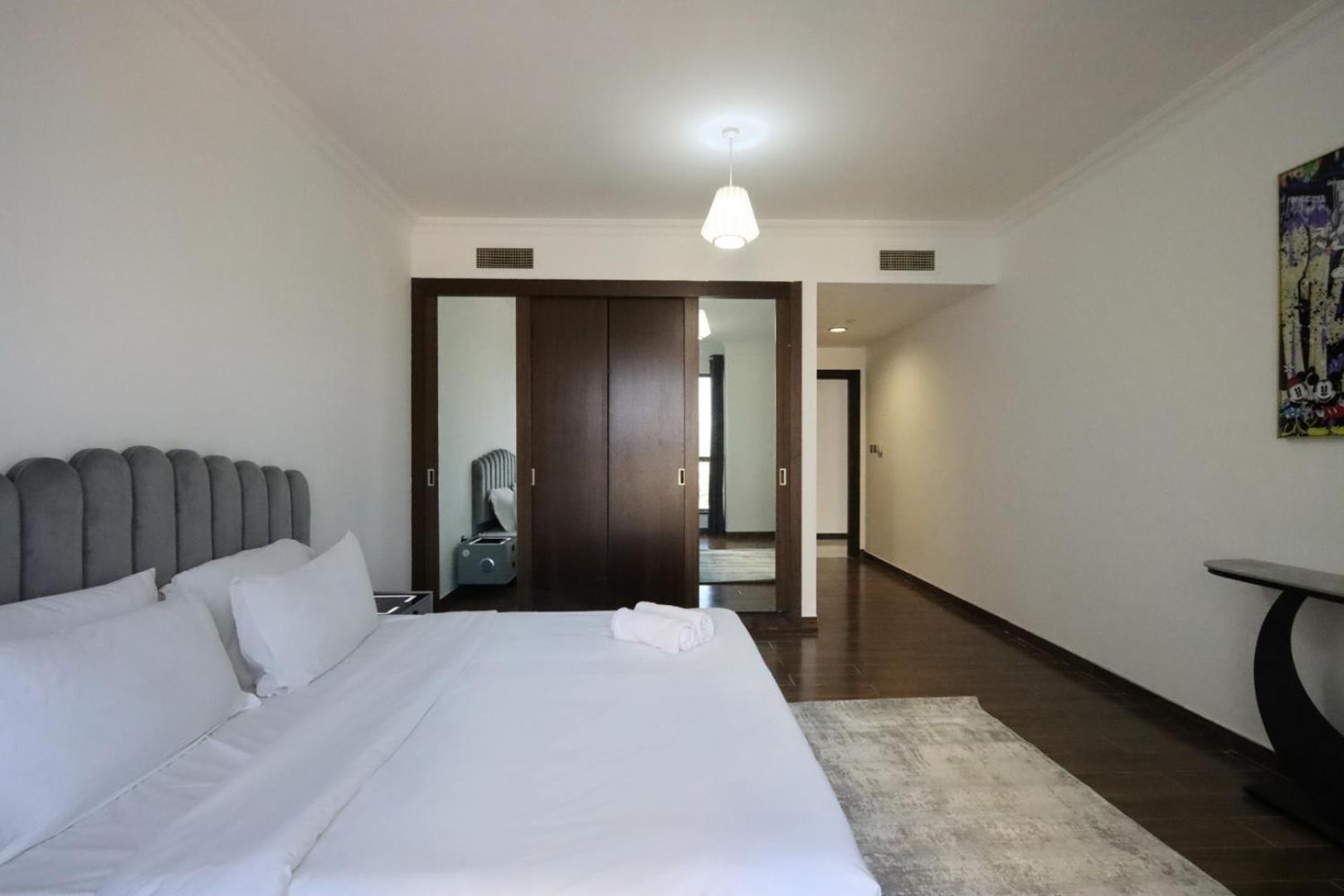 Livbnb-a Jbr Escape Spacious 3 Bedroom With Pool Table Apartment