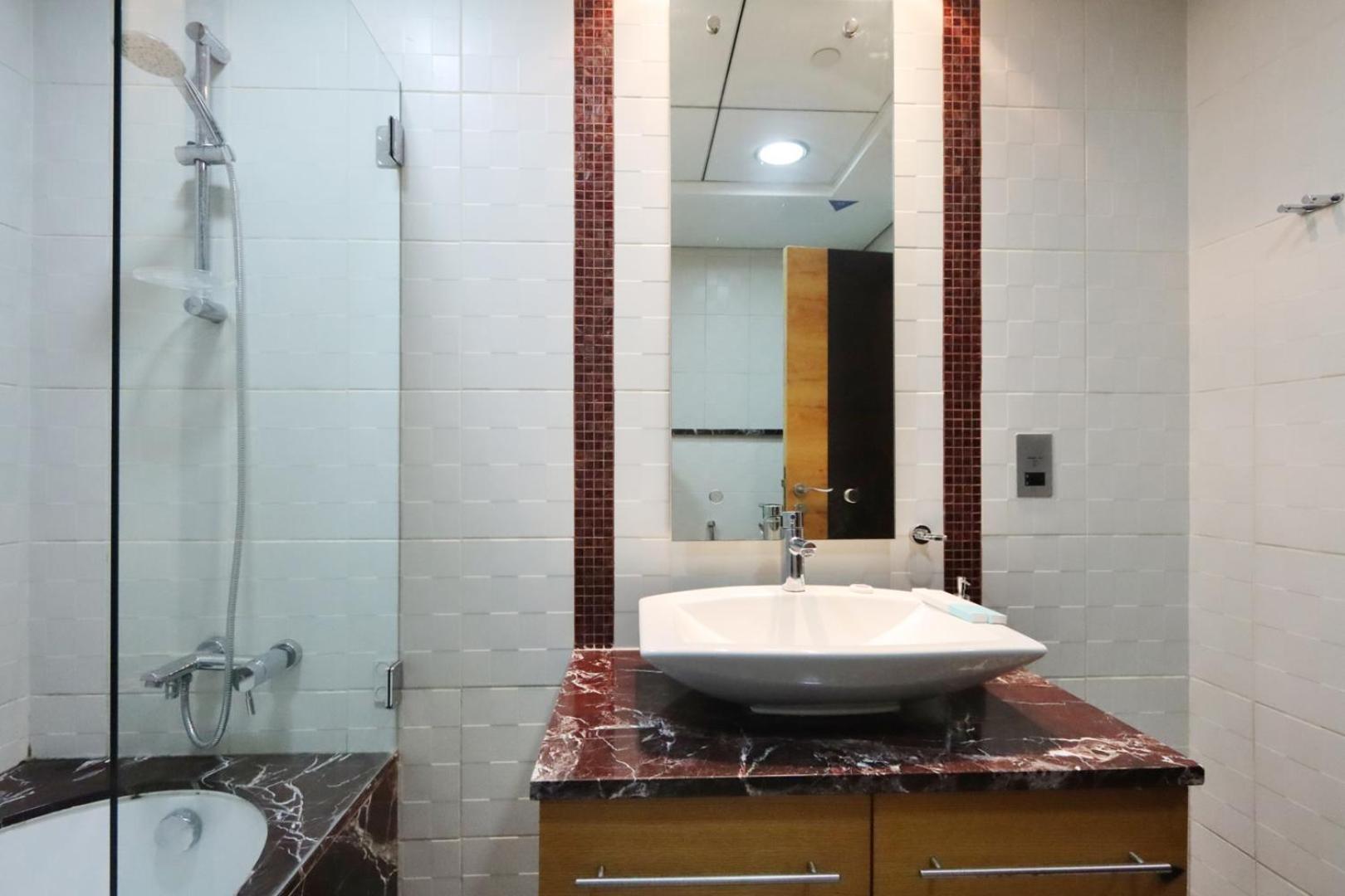Livbnb-a Jbr Escape Spacious 3 Bedroom With Pool Table Dubai