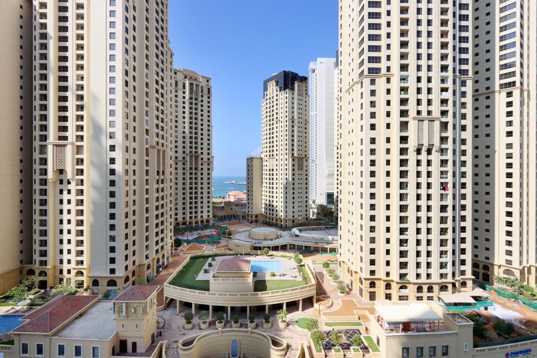 Apartment Livbnb-a Jbr Escape Spacious 3 Bedroom With Pool Table