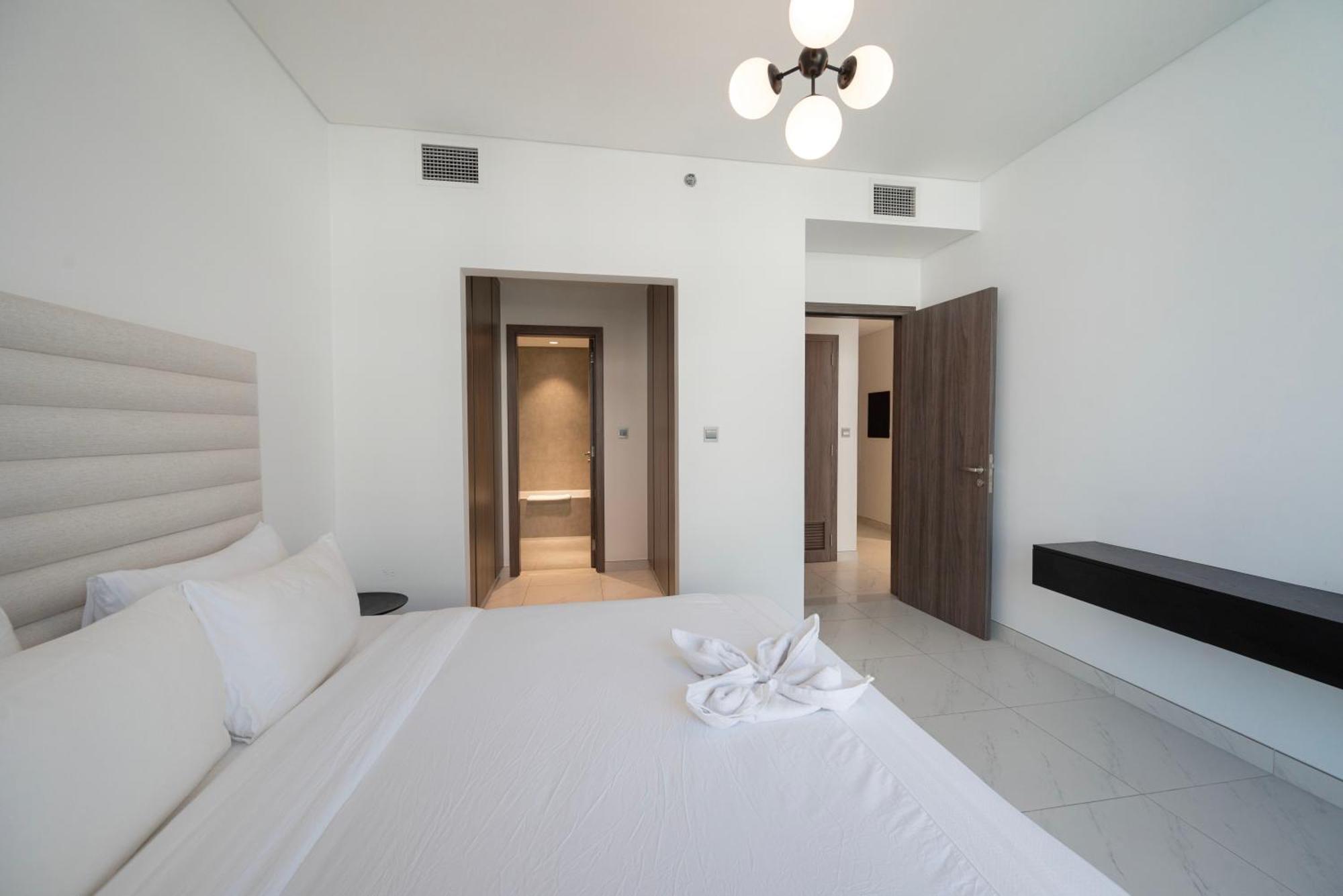 Modern 1br With Waterfront View *
