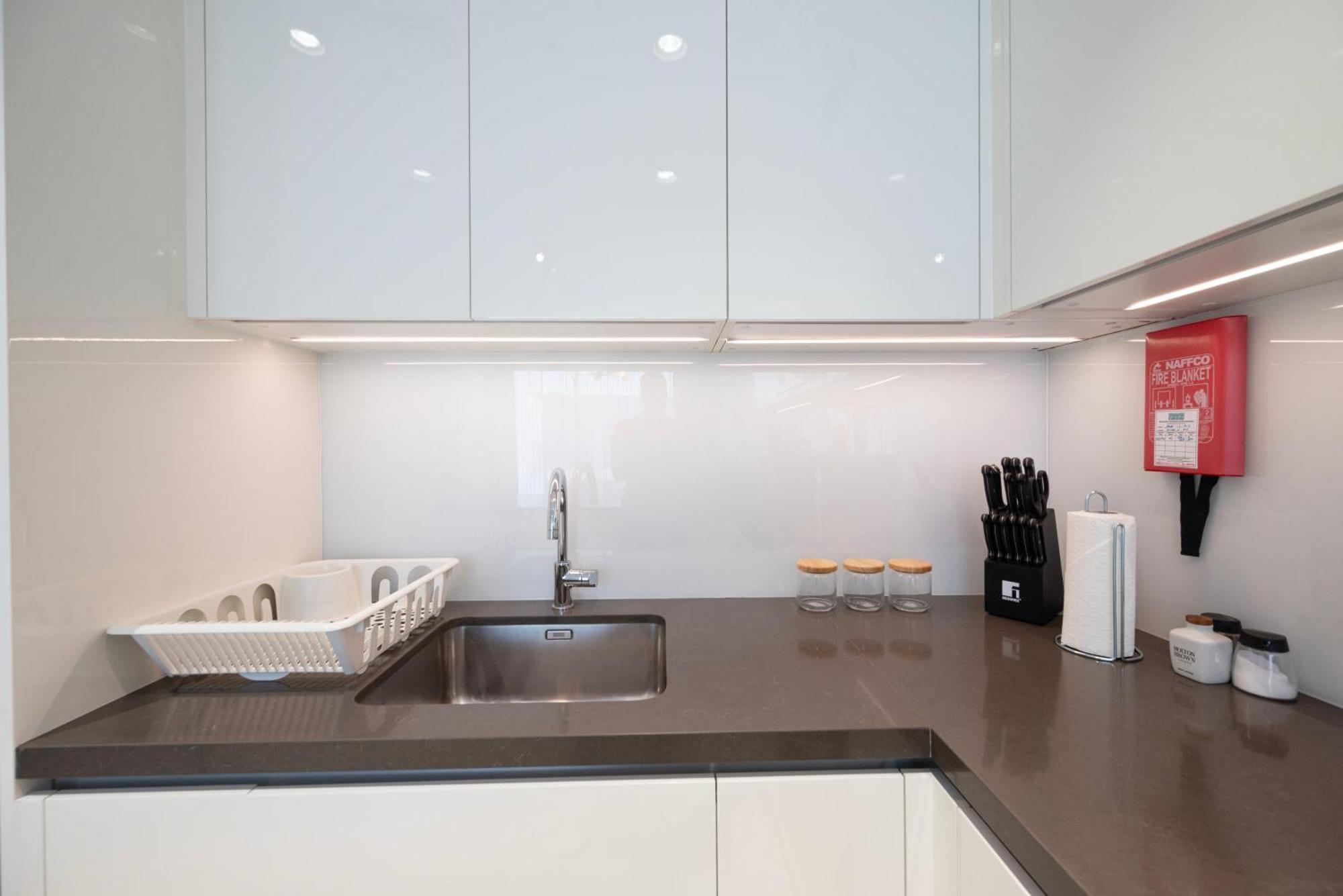 Apartment Modern 1br With Waterfront View