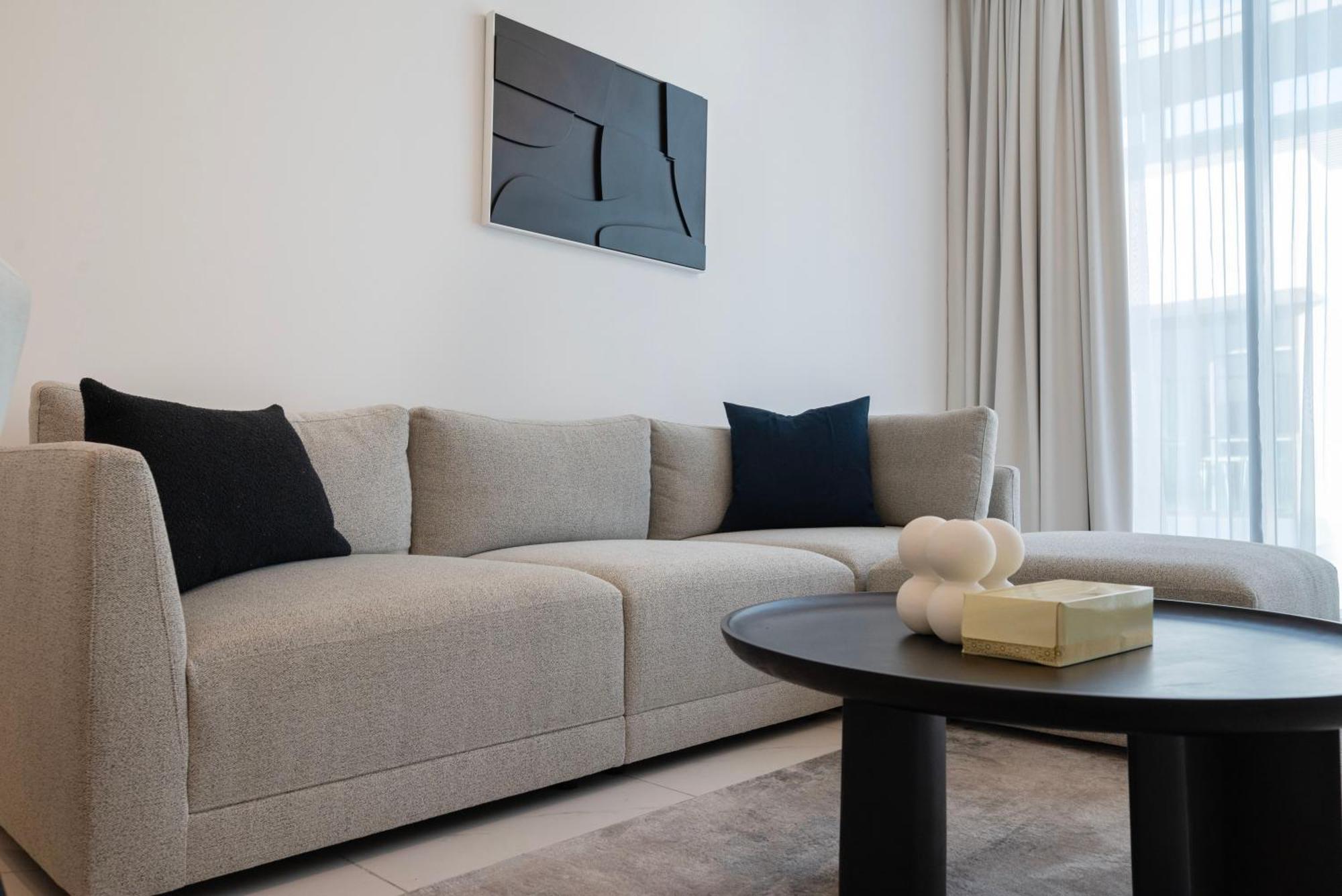 Modern 1br With Waterfront View Apartment Dubai