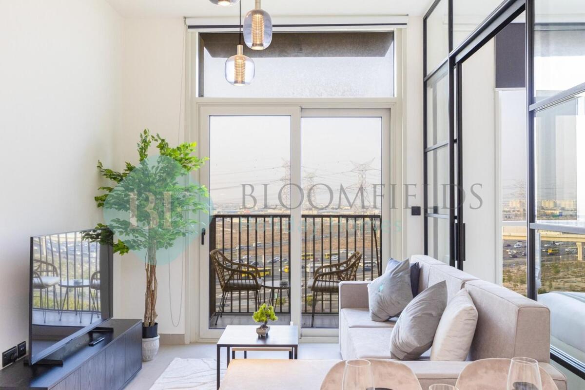 Bloomfields Royal 1br Hills Dubai