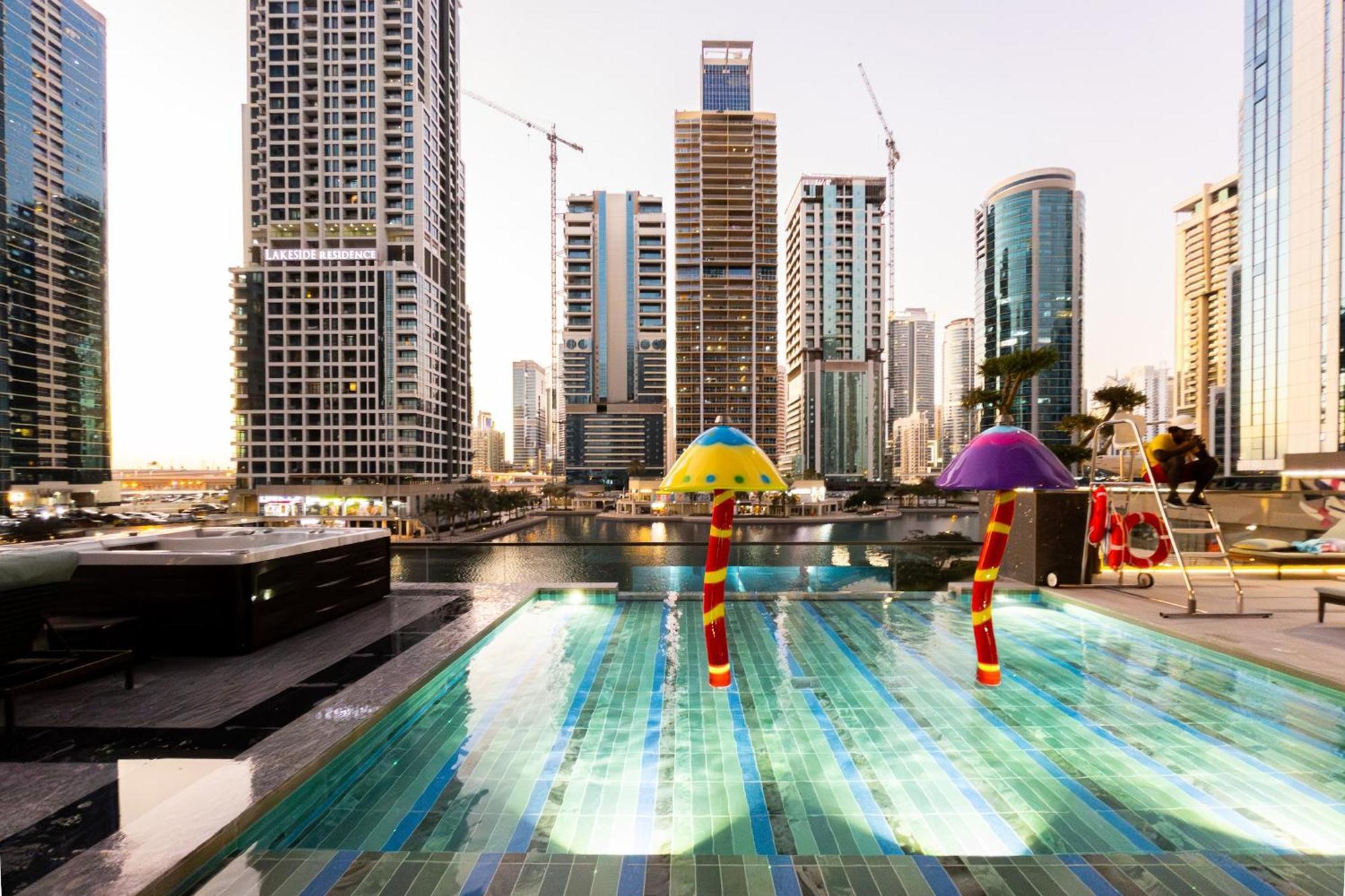 Views On 29fl - Jlt 1br Near Metro & Free Baby Gear *