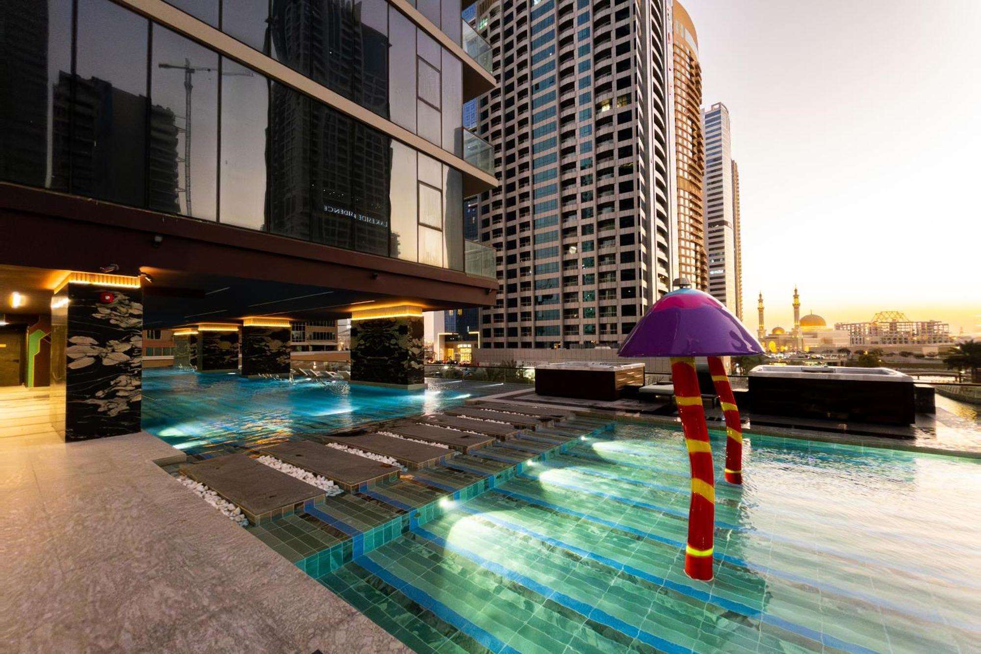 Views On 29fl - Jlt 1br Near Metro & Free Baby Gear Apartment *