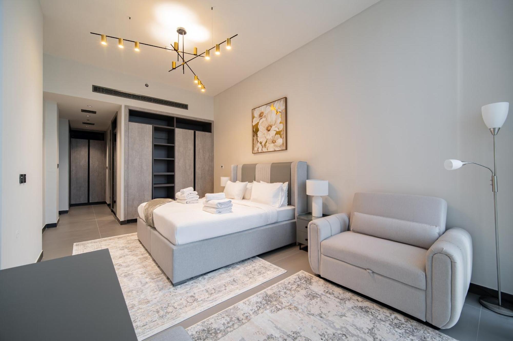 Views On 29fl - Jlt 1br Near Metro & Free Baby Gear Apartment