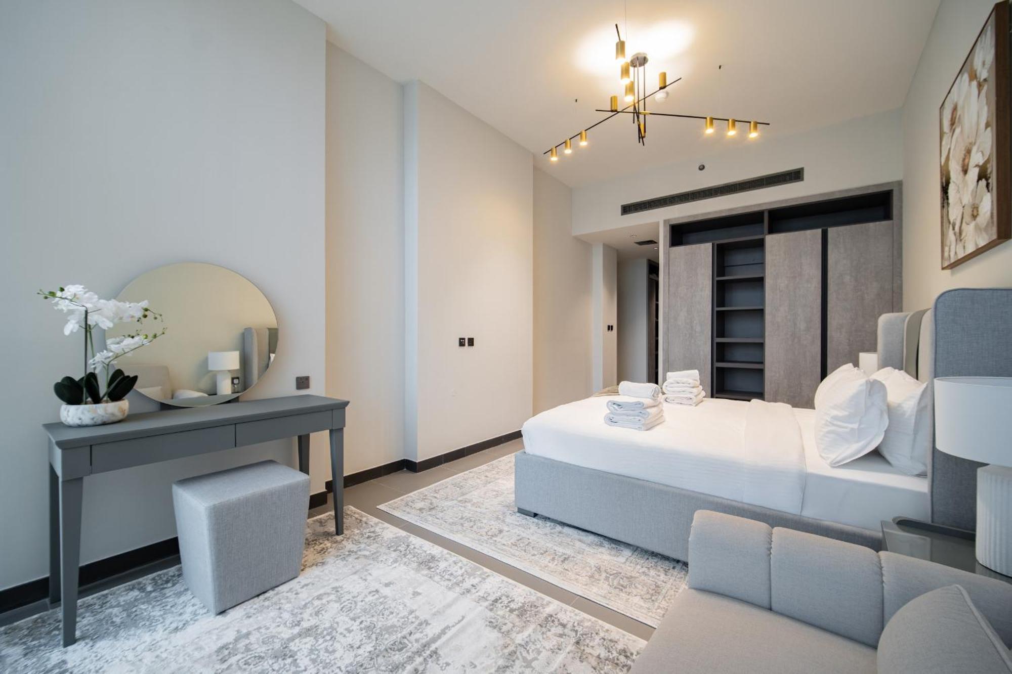 Views On 29fl - Jlt 1br Near Metro & Free Baby Gear Apartment Dubai
