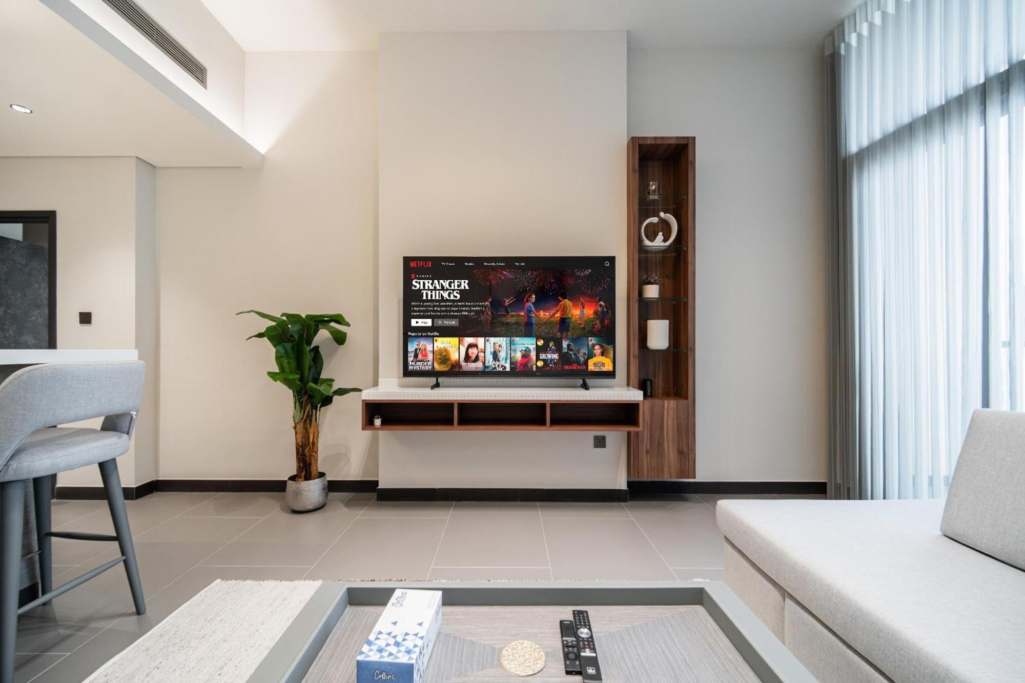 Views On 29fl - Jlt 1br Near Metro & Free Baby Gear Apartment
