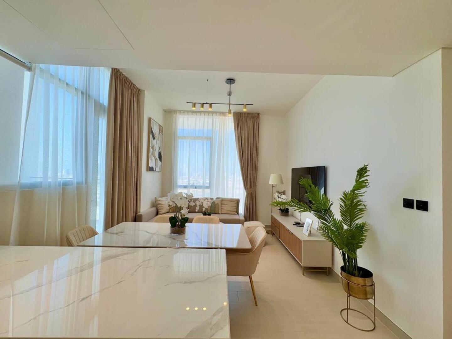 2br Royal W Private Pool In Jvc Apartment