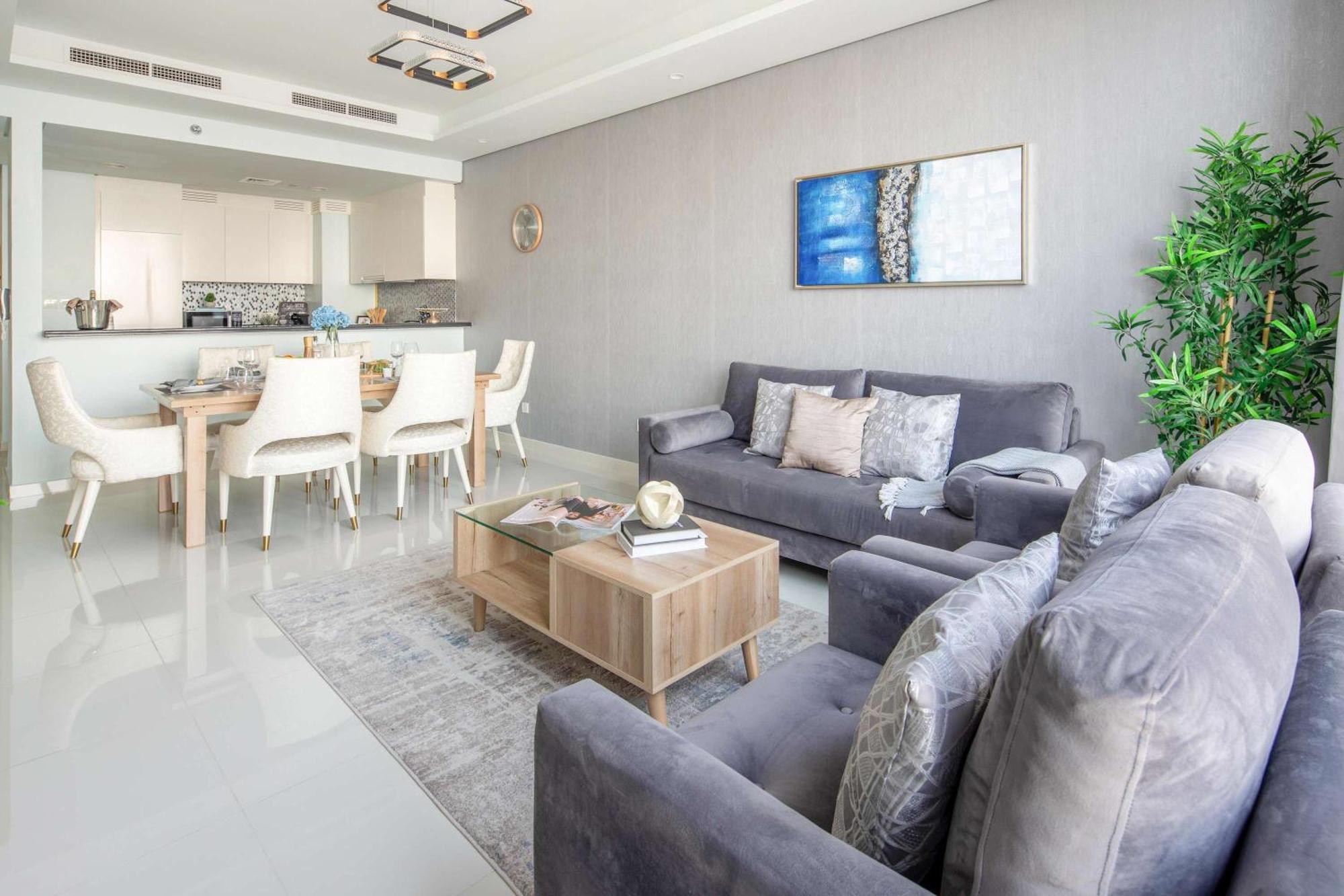 Frank Porter - Paramount Midtown Apartment