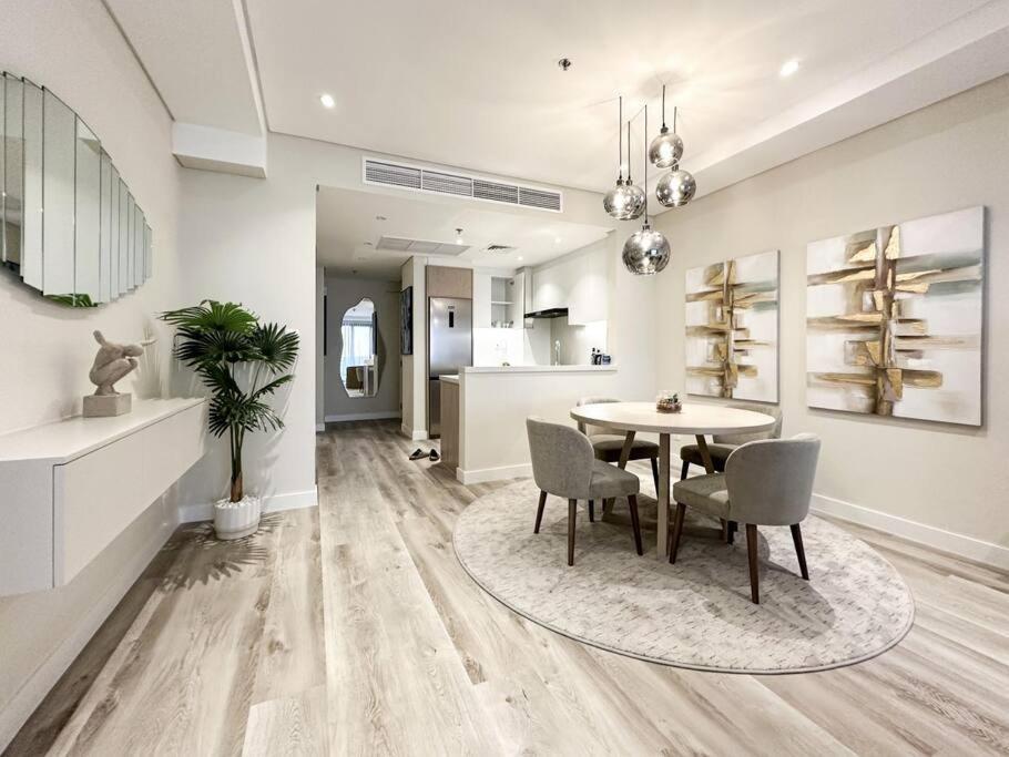 Upgraded Gorgeous 1br At 5 Star