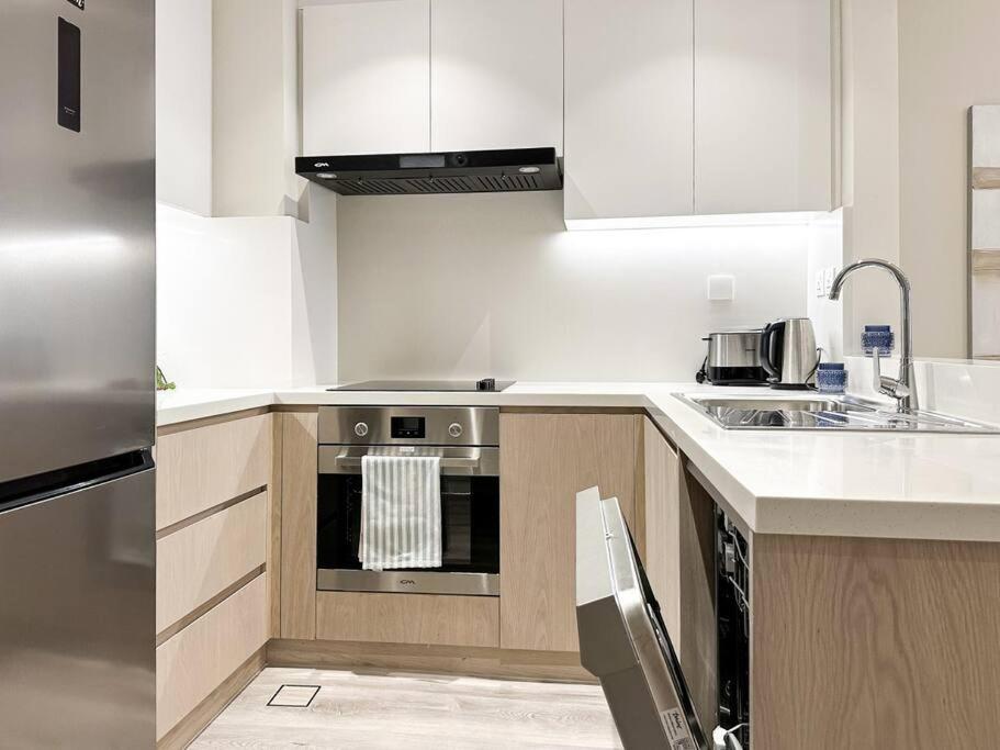 Apartment Upgraded Gorgeous 1br At 5 Star Dubai